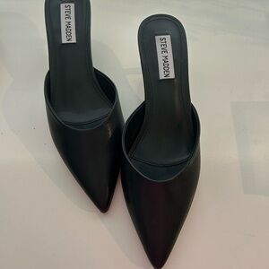 NWOT Steve Madden Black Heeled Mule